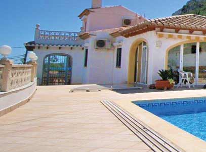Villa mit beheizbarem Pool in Denia an der Costa Blanca